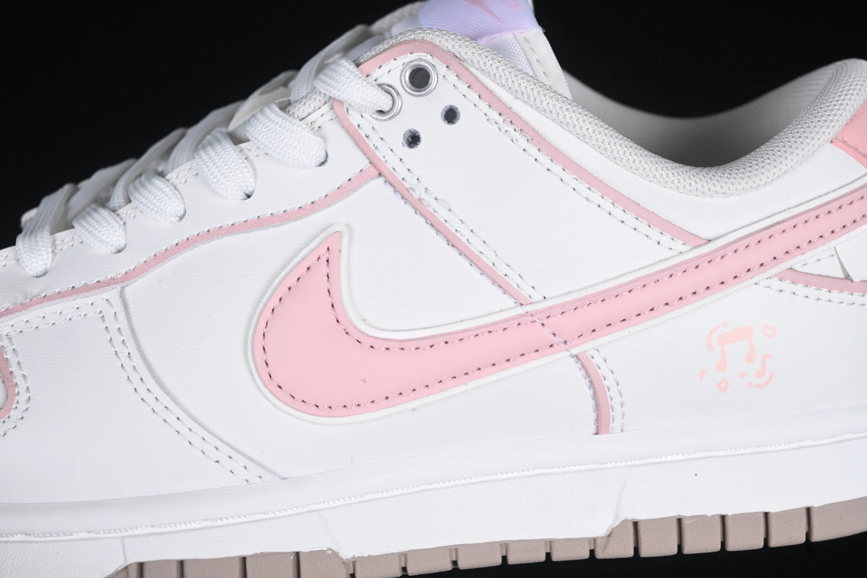 All Categories Nk SB Dunk Series Nk SB Dunk Low Low-top sneakers Nike SB Dunk Low White and pink color Anniversary high-end customization Low-top casual sneakers WP0212-013